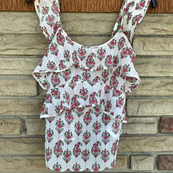 Club Monaco cute floral top - Picture 2 of 7